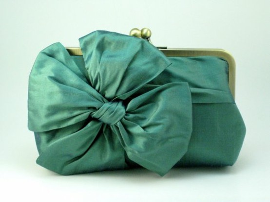 Dress up- green clutch
