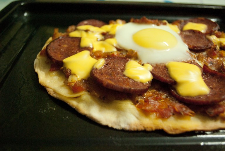egg pizza