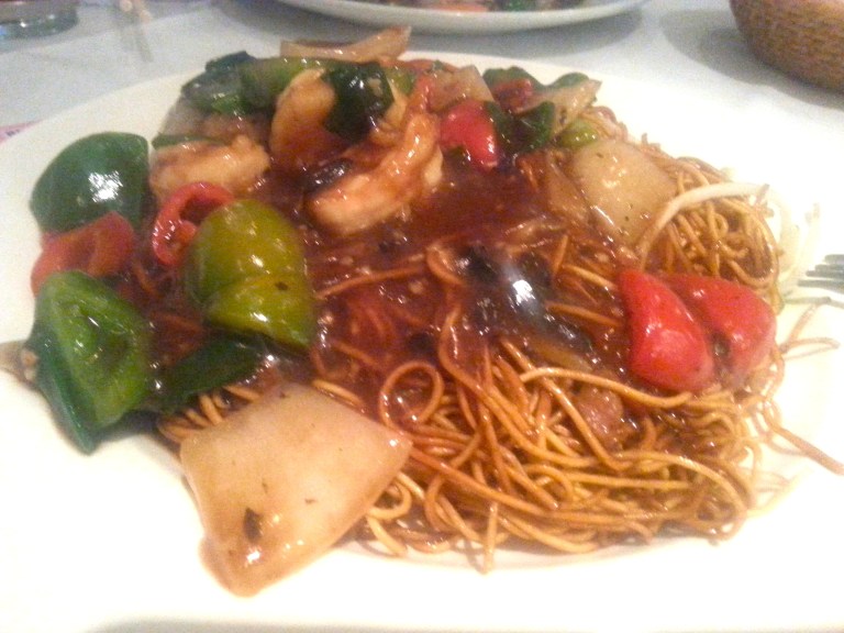 93. Noodles in black bean sauce with prawns