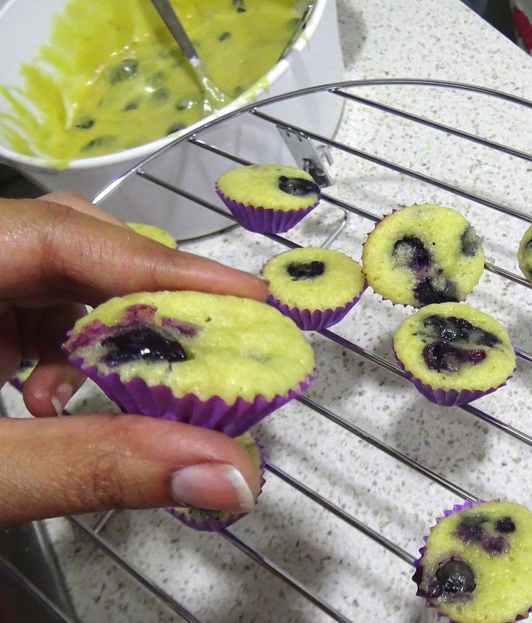Blueberry cupcakes 4